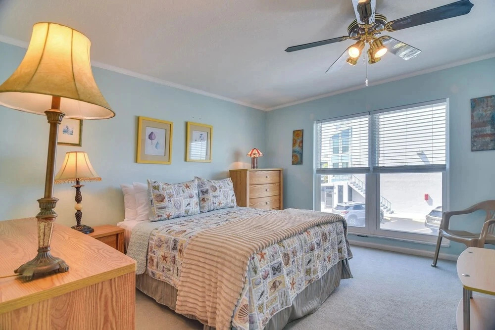 Sand, Sun & Poolside Fun! Madeira Beach Retreat