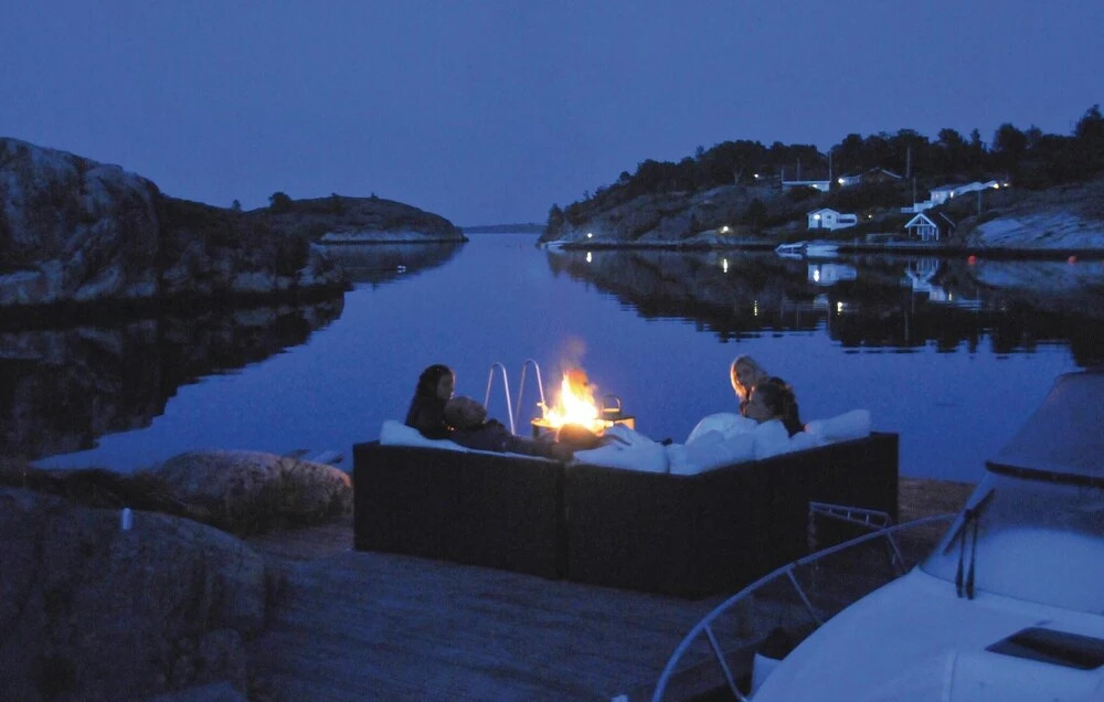 Beach Front Home In Flekkerøy With Wifi