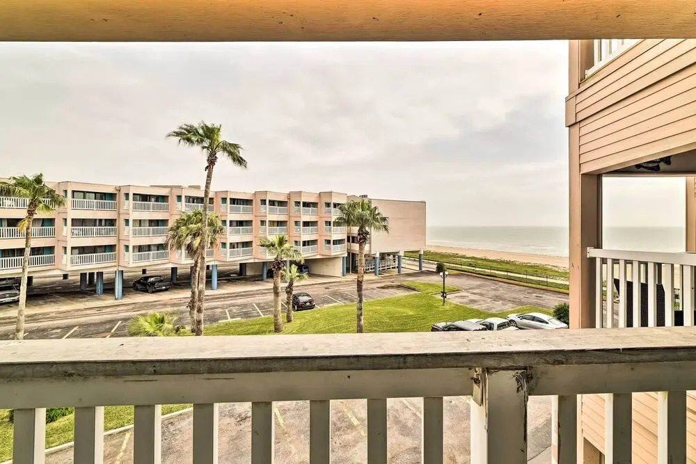 Seaside Corpus Christi Condo at The Villa del Sol