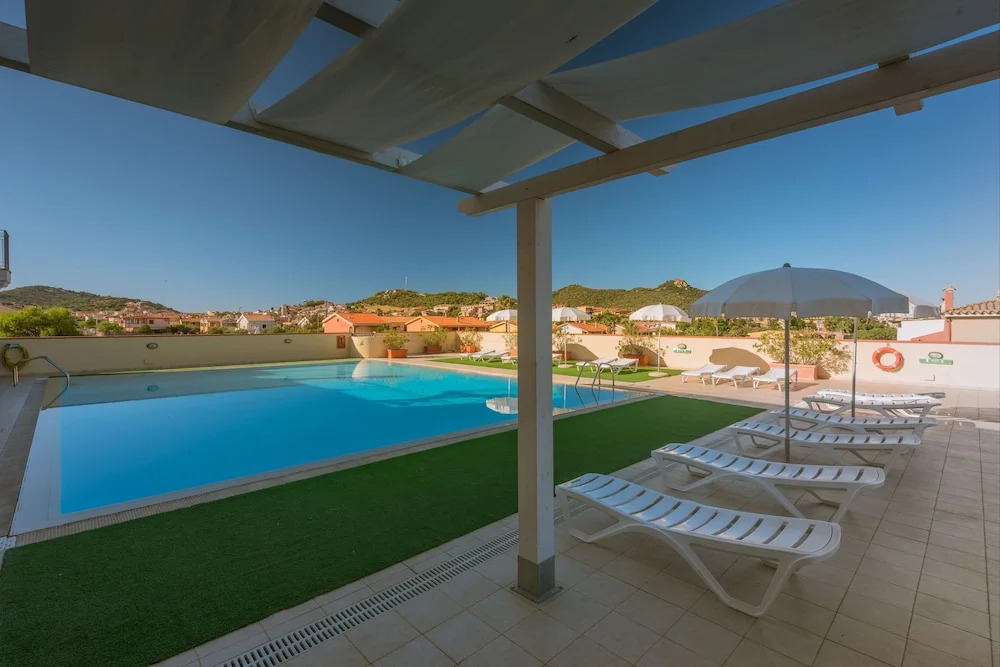 Stylish Residence Le Fontane 1 Bedroom Apartment B3 Sleeps 3 Premium No0760