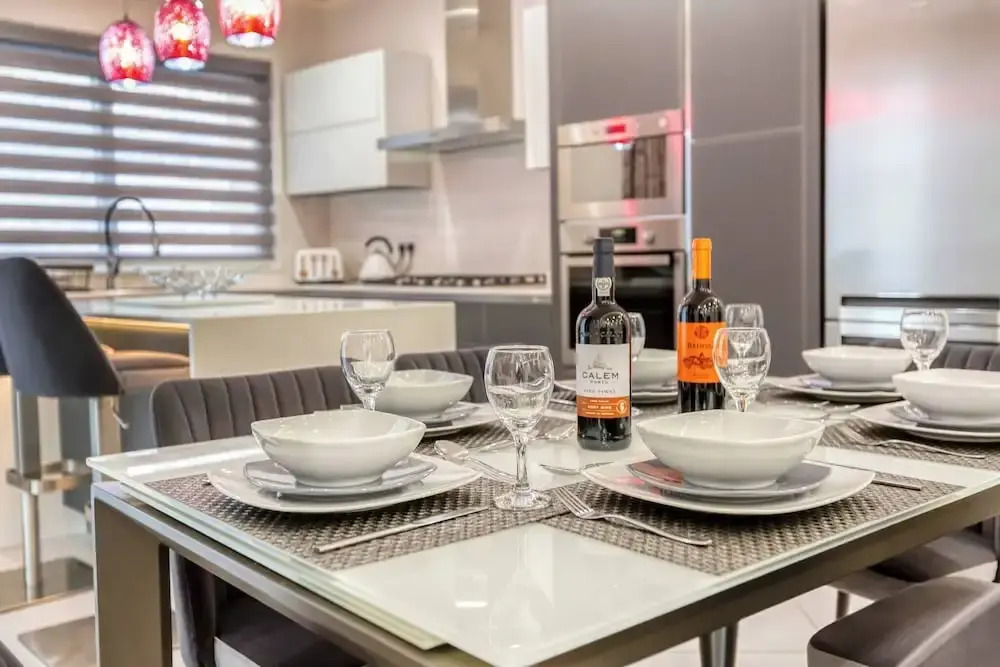 Luxury & Cosy 3 Bedroom Apt in Gzira, Close to Sliema & Stjulians by Walk