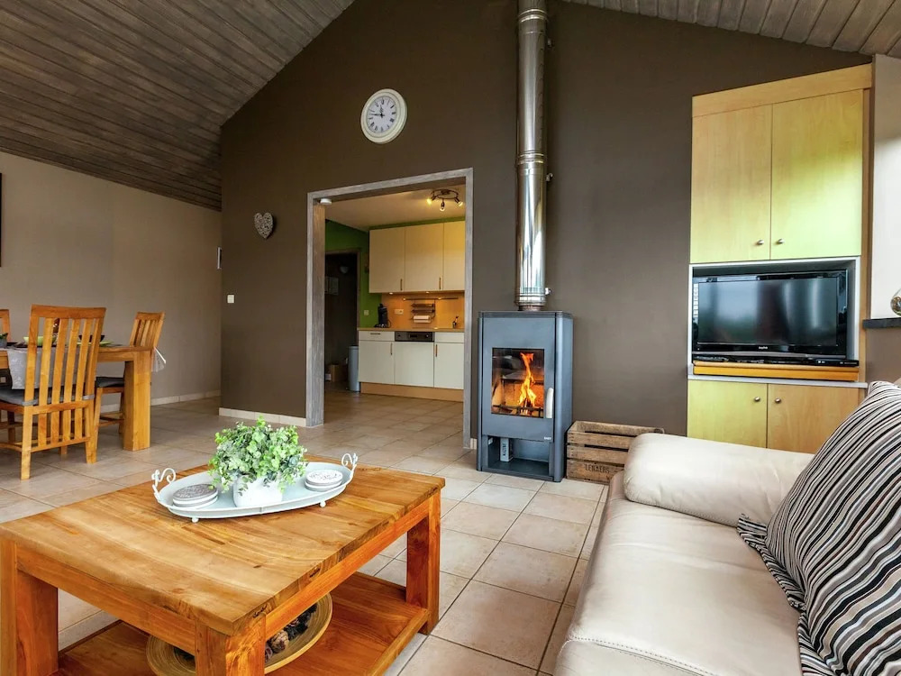Modern Villa with Indoor Pool & Hot Tub in Malmedy