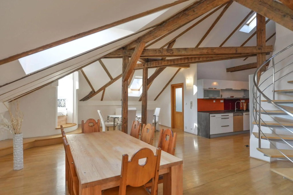 Charles Bridge Hostel & Apartments