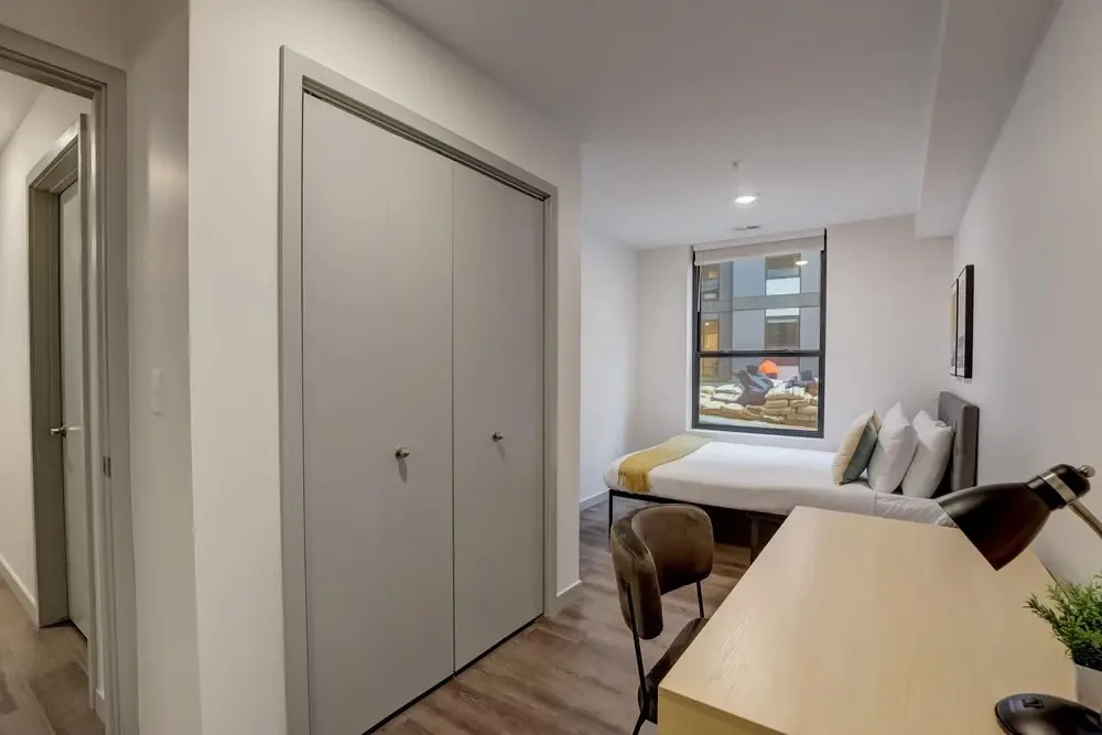 FRONTDESK LivRed Campus Apts Haymarket Square Lincoln