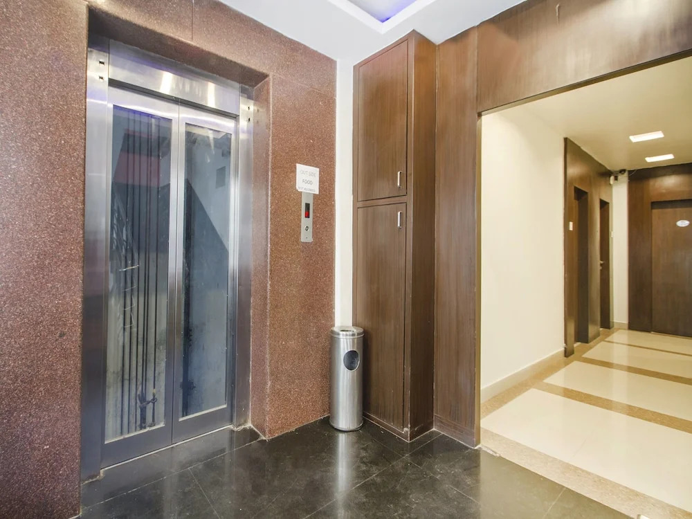 OYO 10168 Hotel AVS Sweet Magic