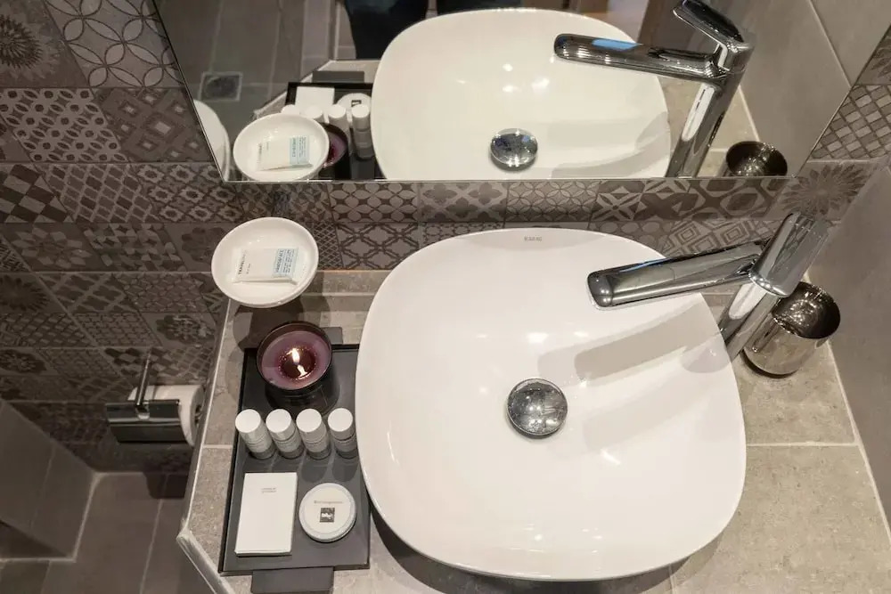 Grand Port Suites