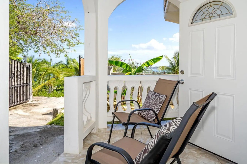 Palm Leaf Cottage
