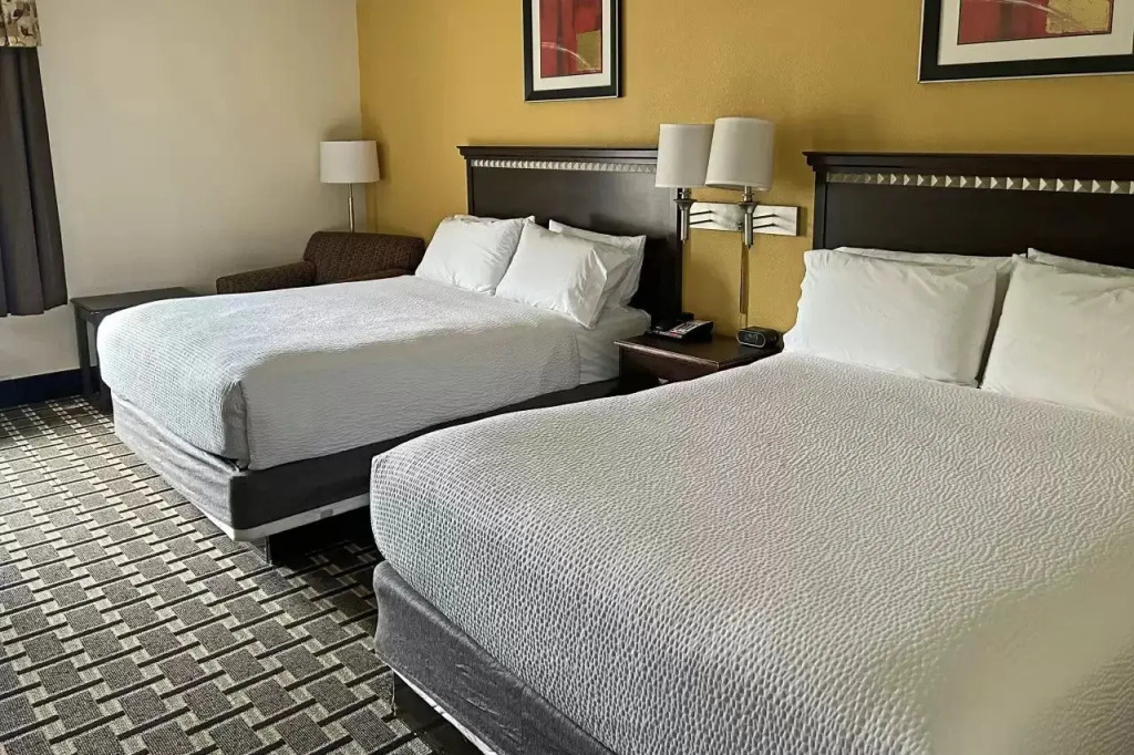 Holiday Inn Express Hotel & Suites Lexington-Hwy 378