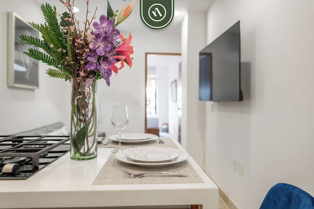 Centric 1 BR Condo in Zona Romantica - Pool
