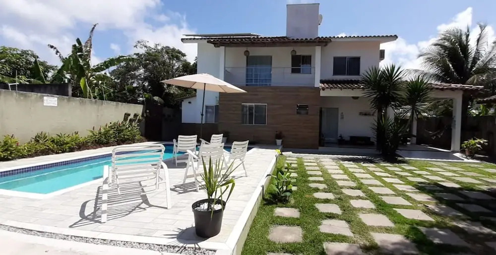 Casa na Praia de Mundaí com 3 quartos, piscina, e churrasqueira
