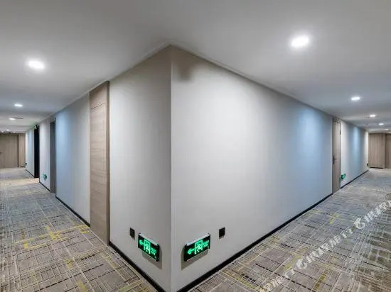 Yangguang Holiday Hotel