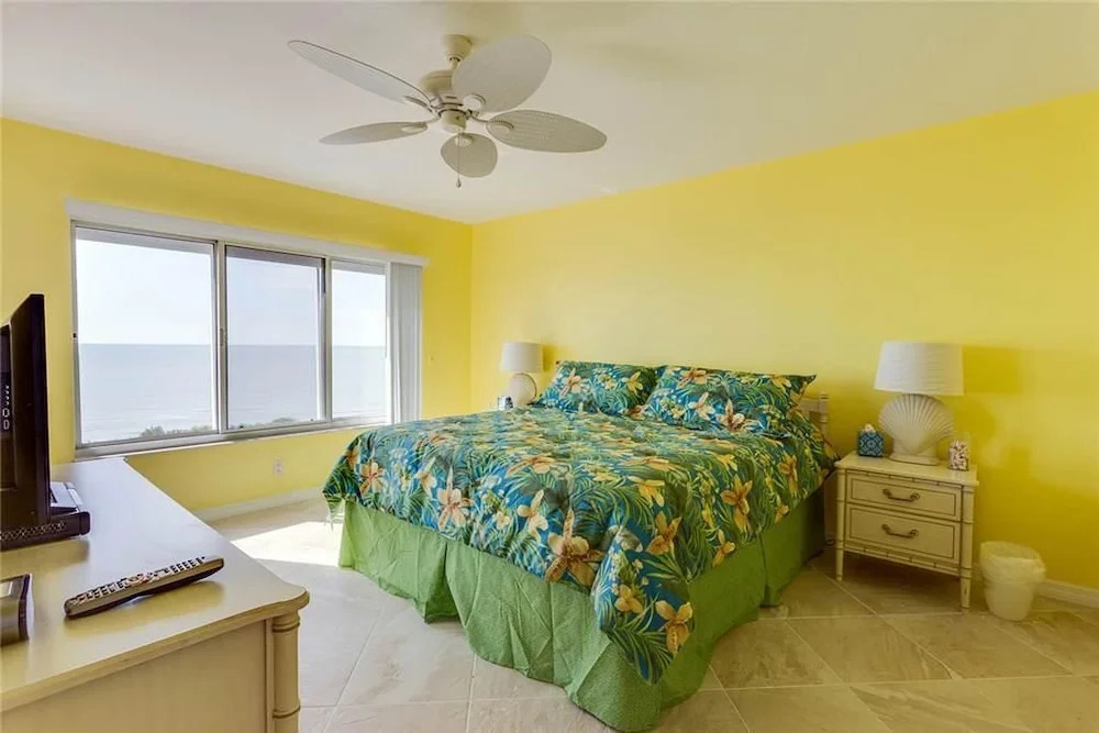Sun Caper 808 - Two Bedroom Condo