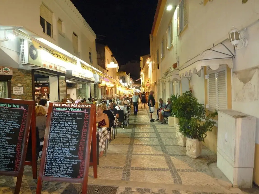 Luxury Ground-floor Appartment 5 Stars, 2 Bedrooms, 2 Bathrooms, Free Wifi