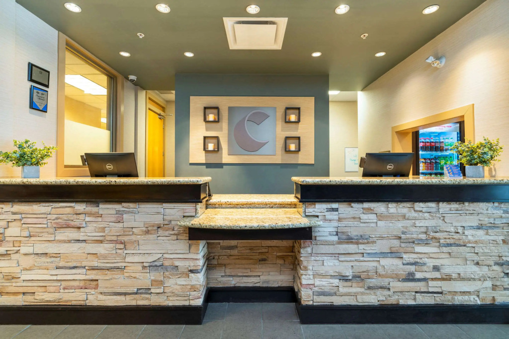Comfort Inn & Suites Surrey