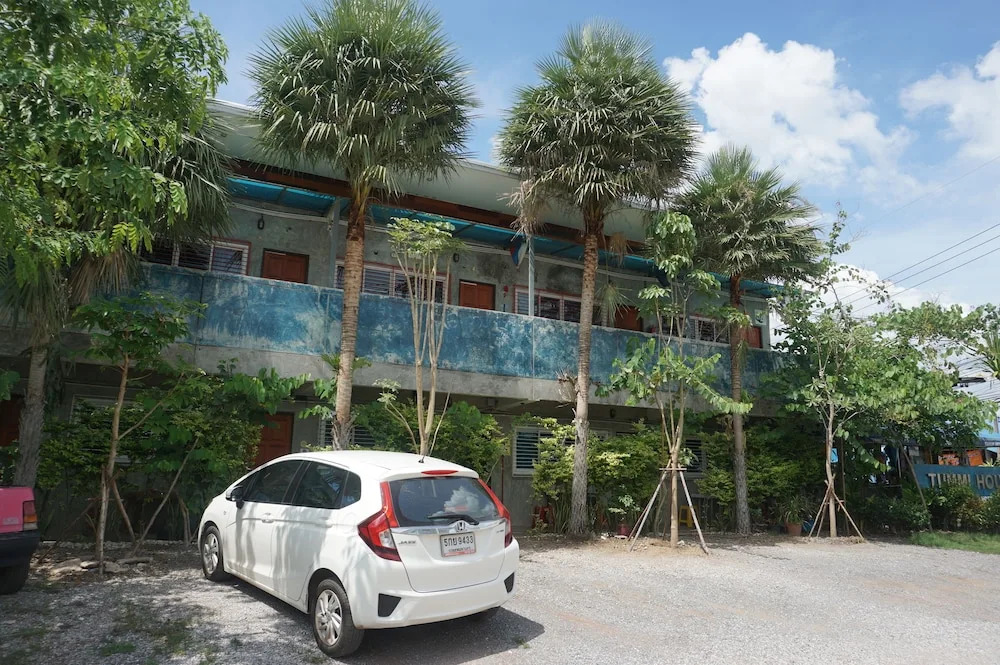 Tummi House