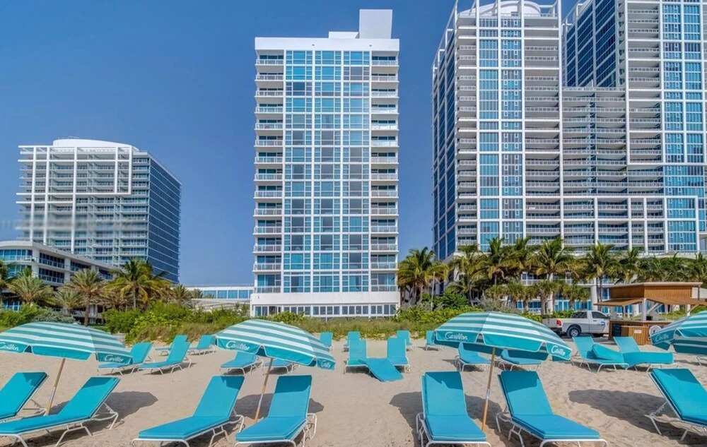 Luxury Condo Wellness Spa Resort By LMC
