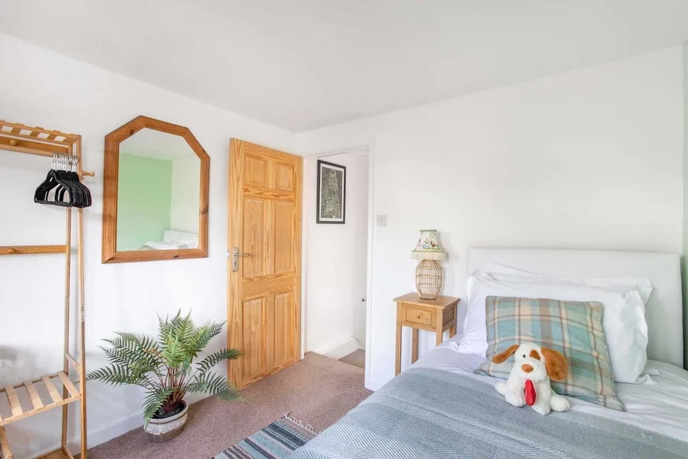 Stunning character 2bed Cottage in St Albans Wifi