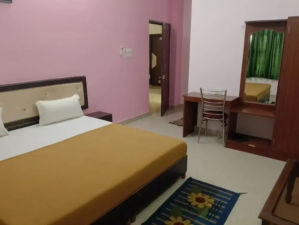 Varuna Palace Near Mandir & Ghats Varanasi