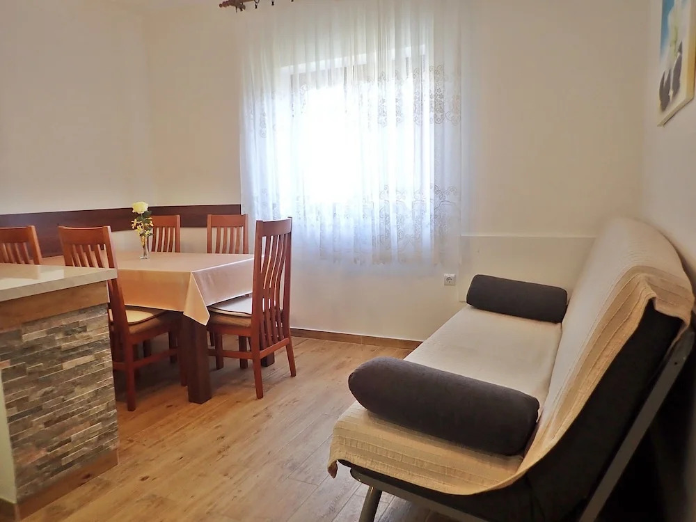 Apartments Sidro-by the sea
