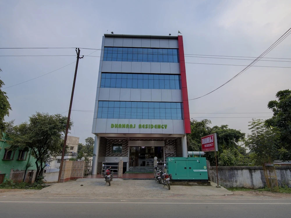 OYO 18839 Dhanraj Residency