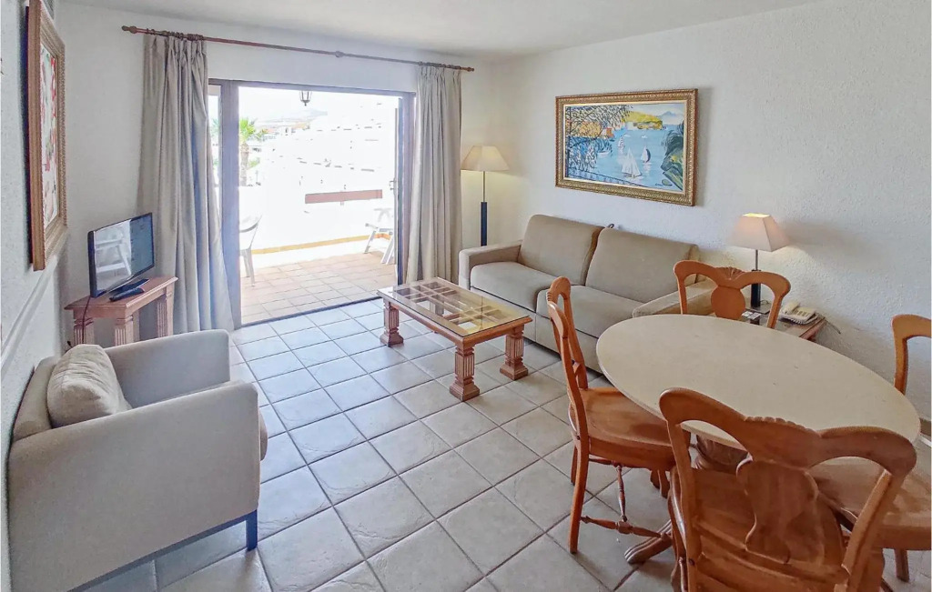 Beautiful apartment in Los Cristianos with 2 Bedrooms, WiFi and Swimming pool