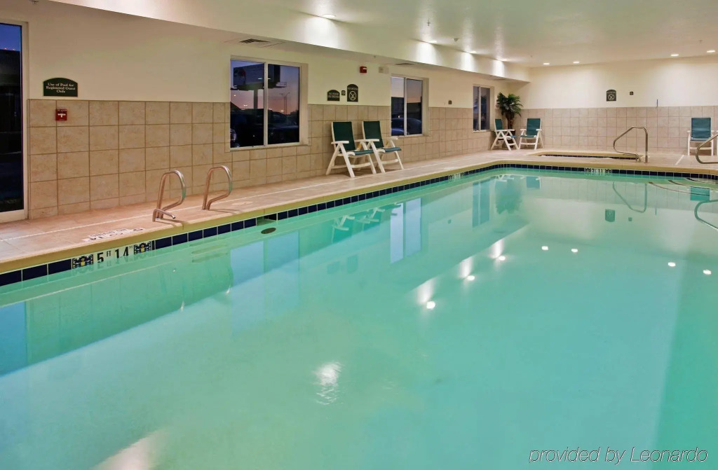 Holiday Inn Express Hotel & Suites Wichita Airport by IHG