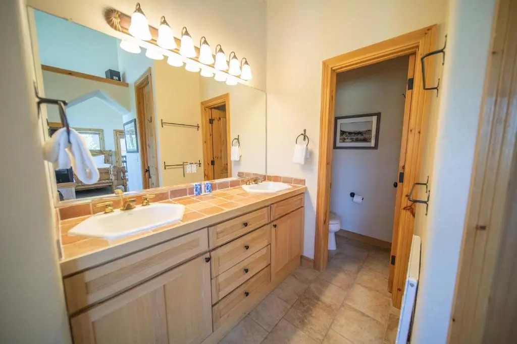 Goldenrod Home 6