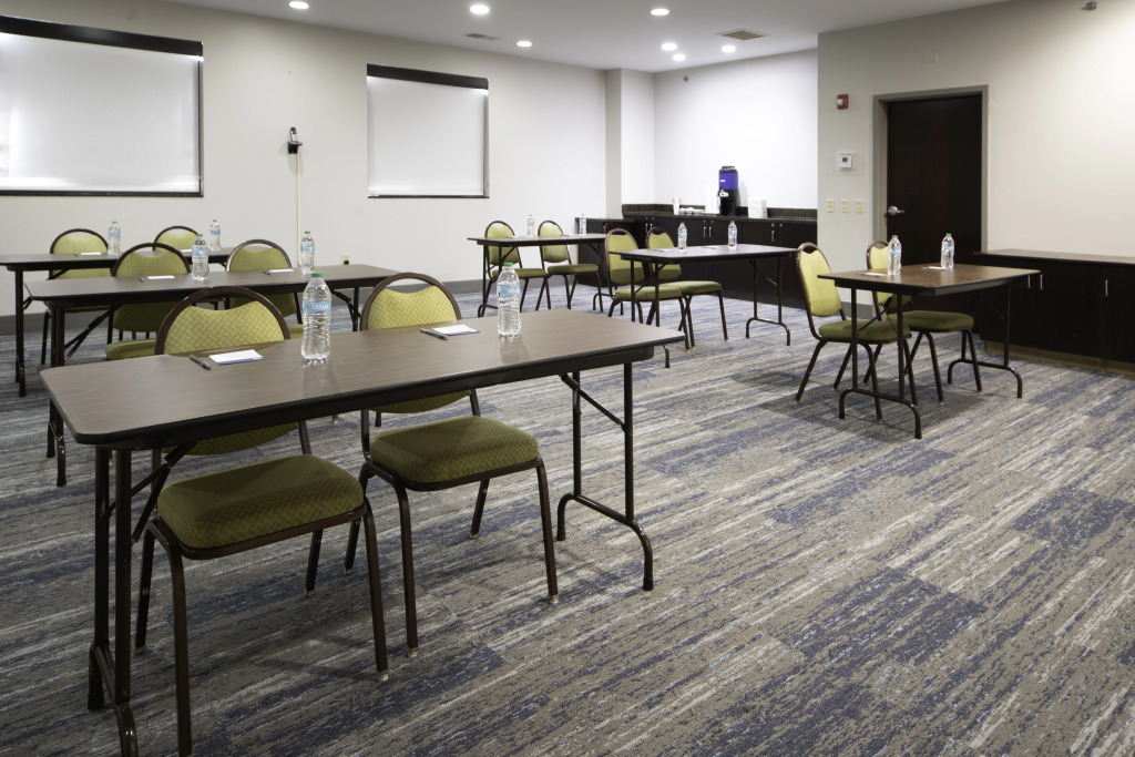 Holiday Inn Express Hotel & Suites St. Charles by IHG