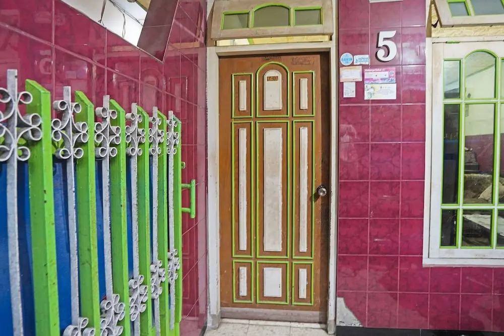 Spot On 91859 Kost Budhe Syariah