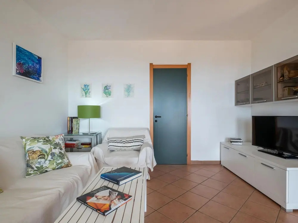 Picturesque Flat With sea View
