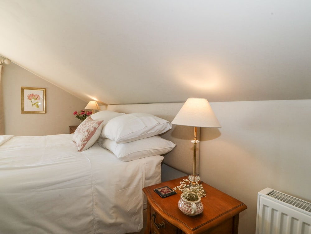 Holly Cottage