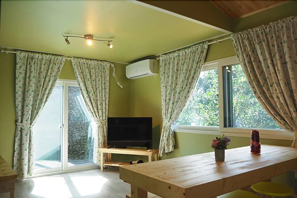 Seogwipo Seongsan Evergreen Pension