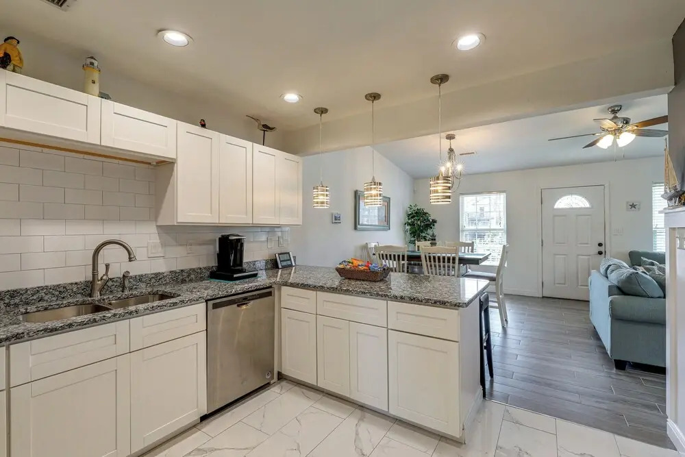 North Topsail Beach Townhome: Walk to the Beach!