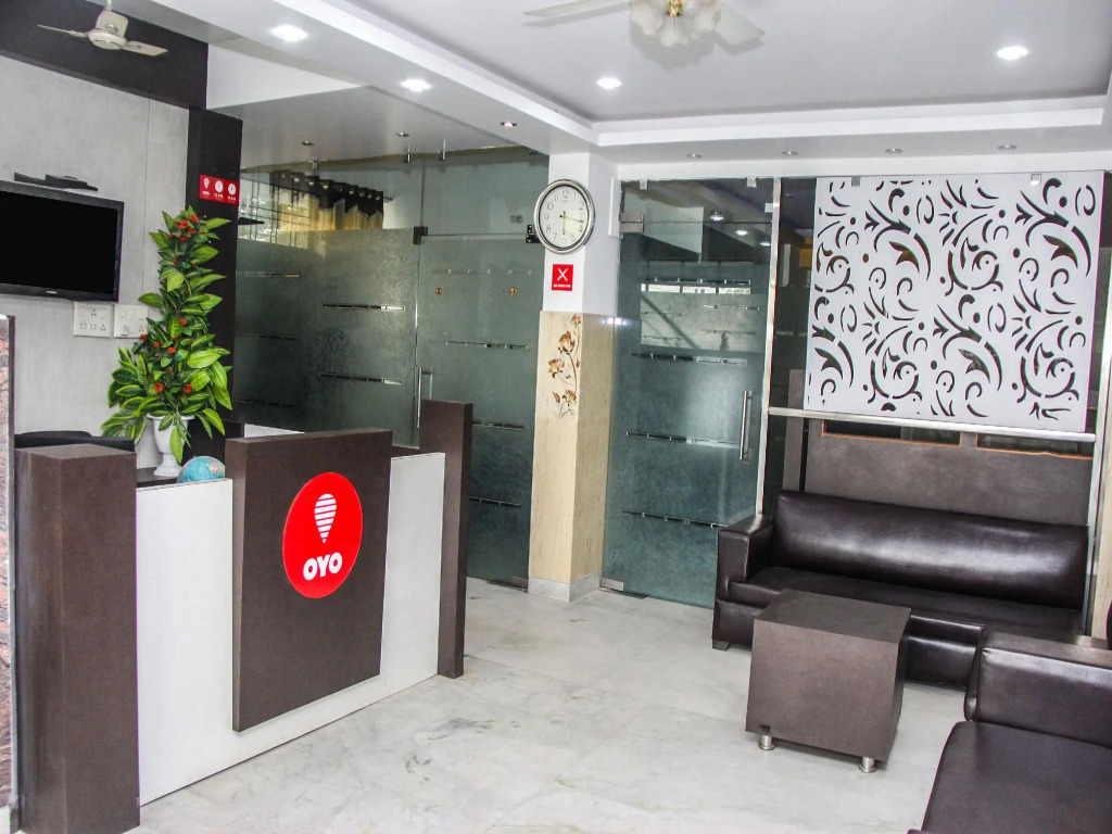 Capital O 14864 Hotel Satyam Inn