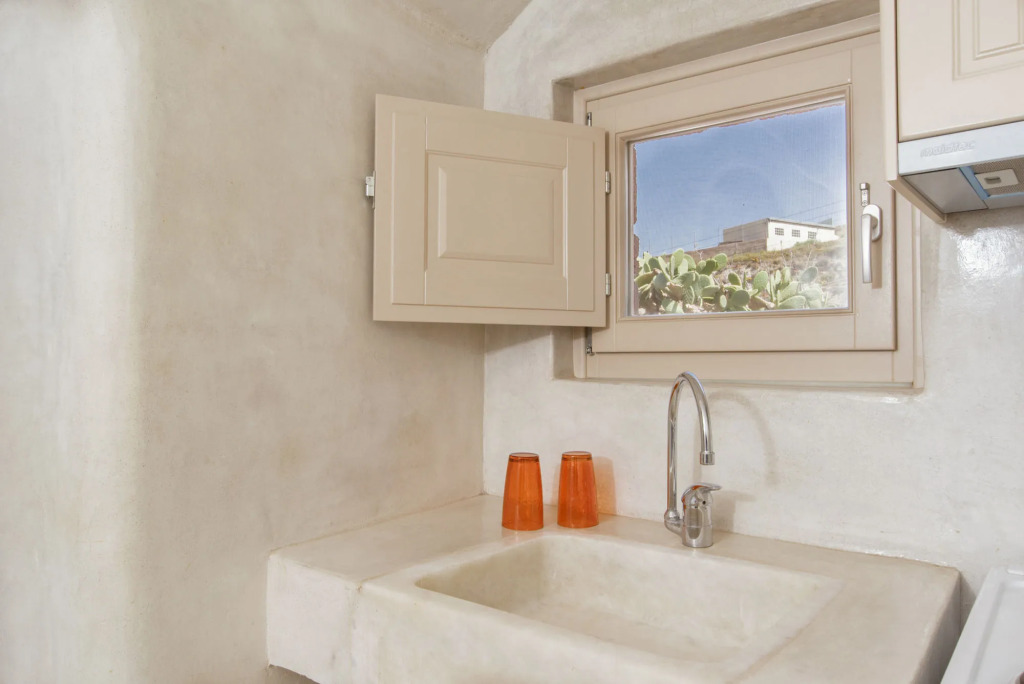 LAGADI SUITES by K&K