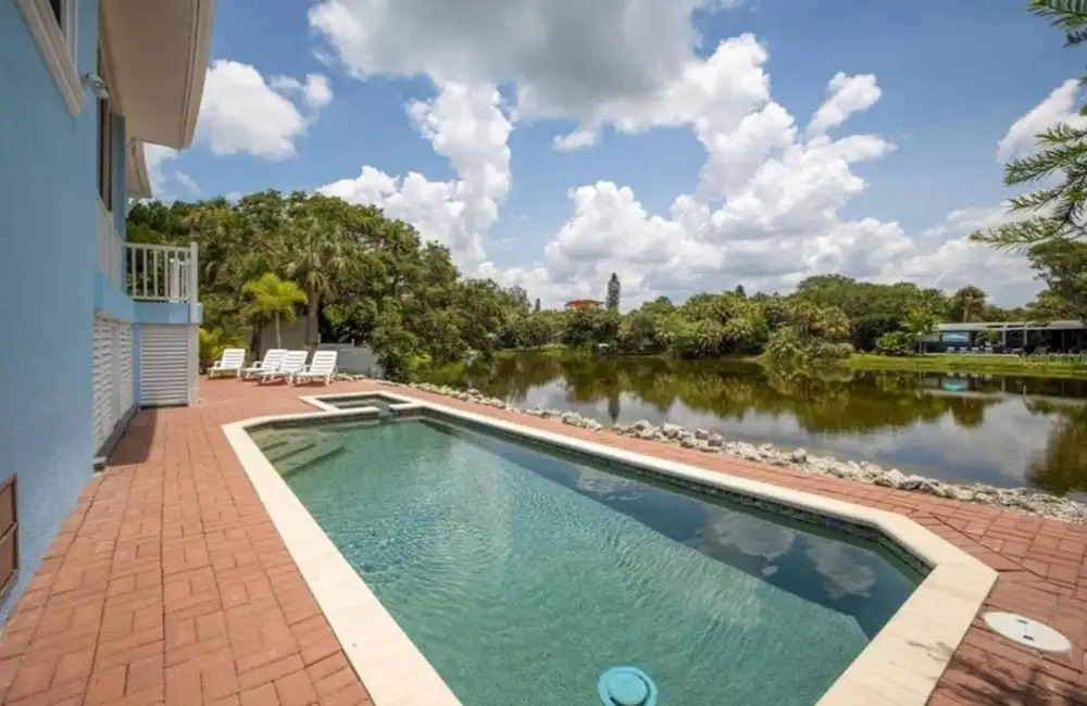 Lake Norma Luxury Living - Coronas Azul
