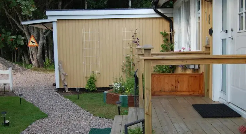 B & B Sandhem, Solhästen