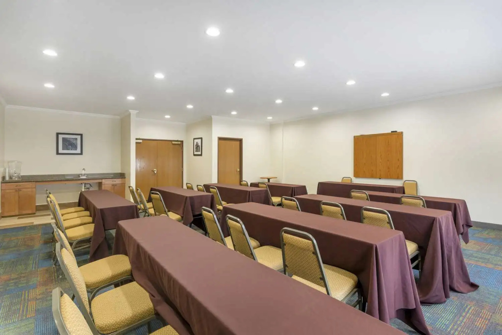 Best Western Plus Lake Worth Inn & Suites