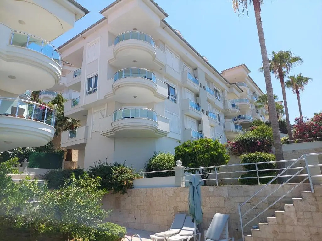 Dinek mahallesi,Eski Antalya yplu cad.,Uygun Cleopatra 3 Sitesi no:59 Blok:E daire:2