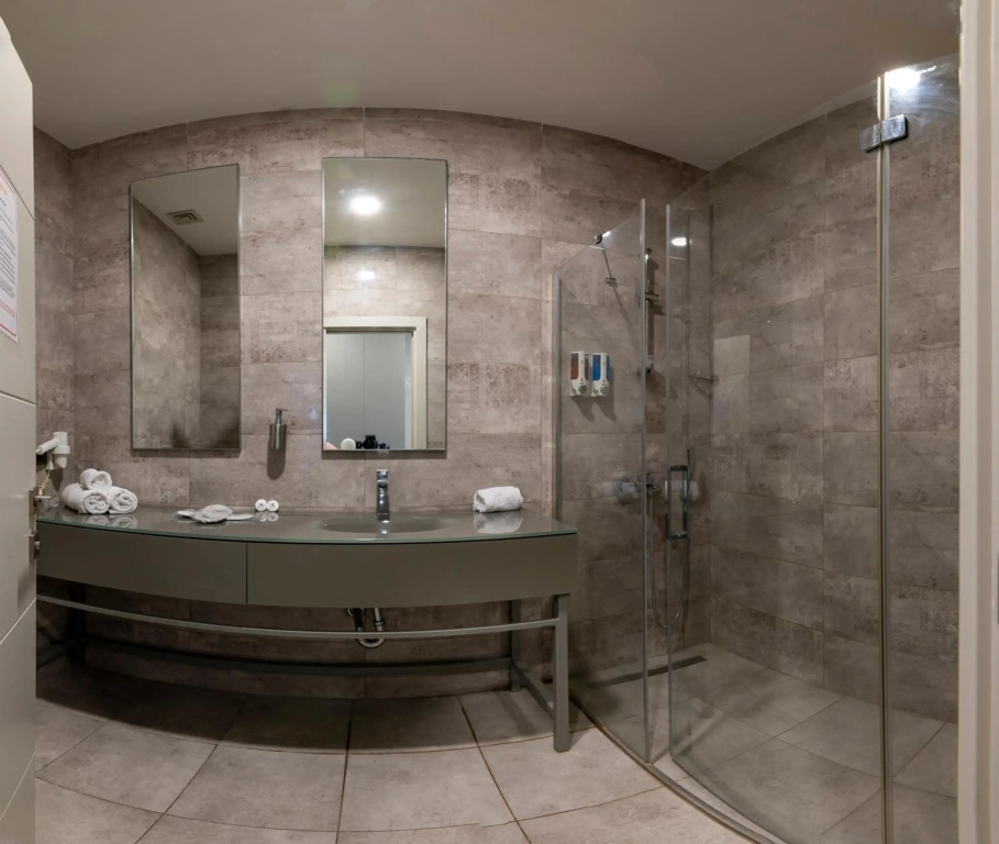 Agora Suites