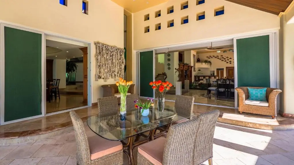 Luxury Beach Frontage Villa with amazing views for Rent