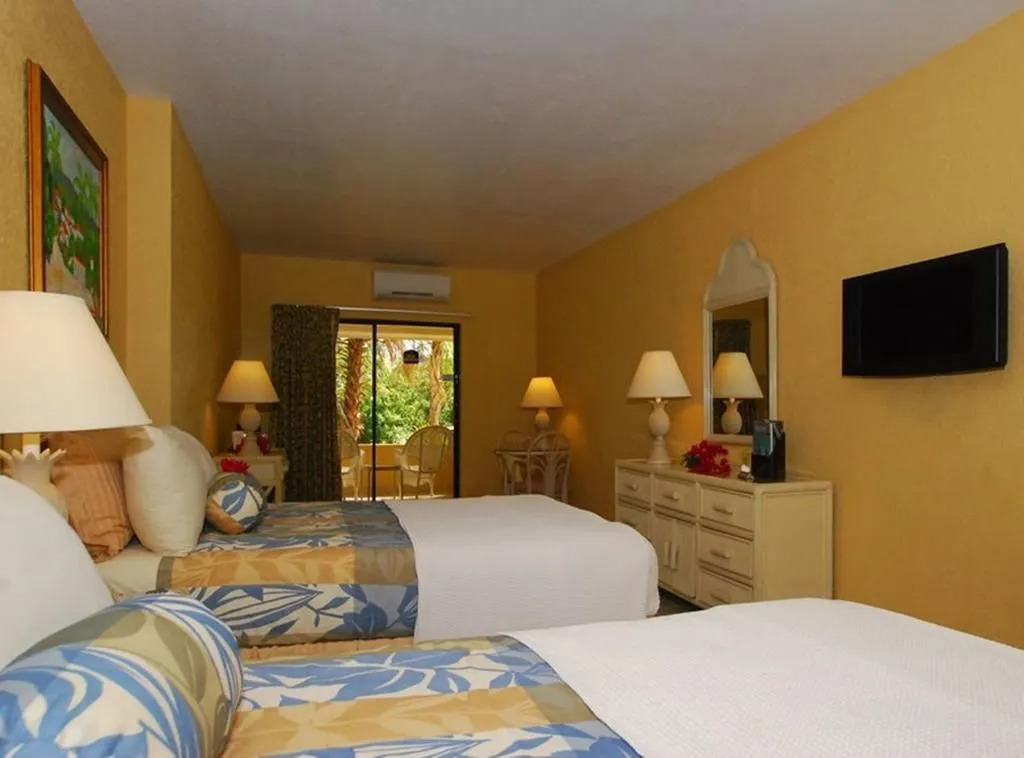 Lindbergh Bay Hotel and Villas