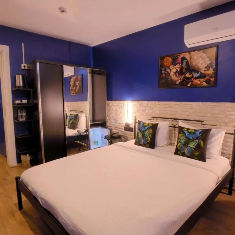 THINK HOTEL