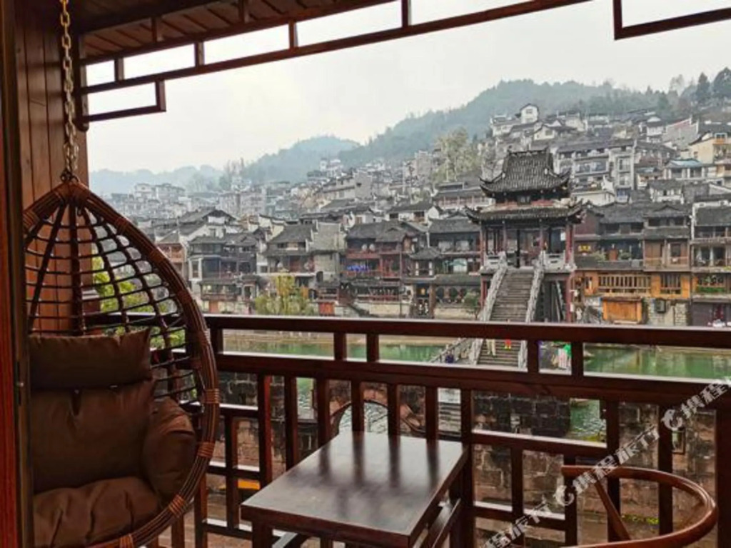 Xifeng Shouma Hostel Huilongge(凤凰西风瘦马客栈)