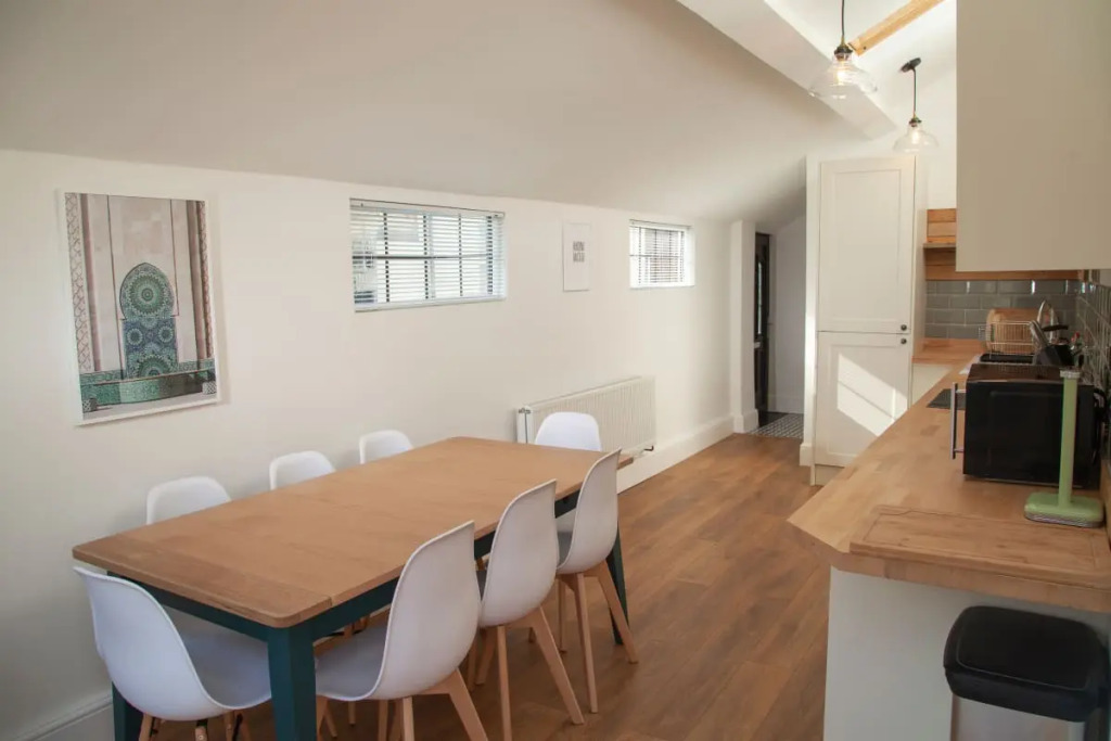 The Old Post Office - Bright & Modern 4bdr Townhouse With Private Garden