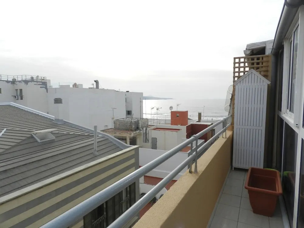 Apartamento Ático Junto a la Playa