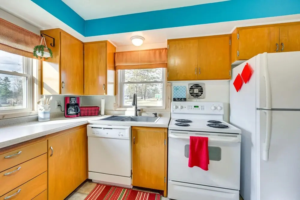 Birchwood Cottage With Red Cedar Lake Access!