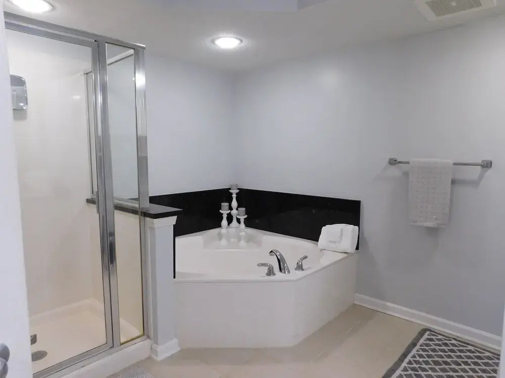 Yacht Club S #1-202 2 Bedroom Condo by Redawning