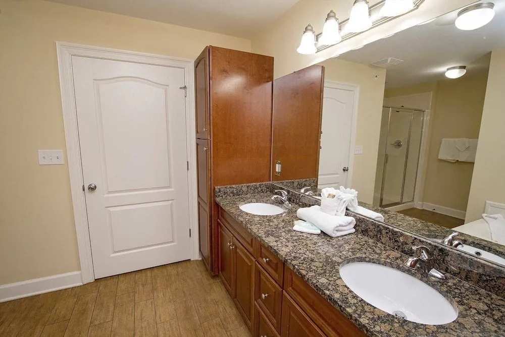 Phoenix West II 1807 3 Bedrooms 4 Bathrooms Condo