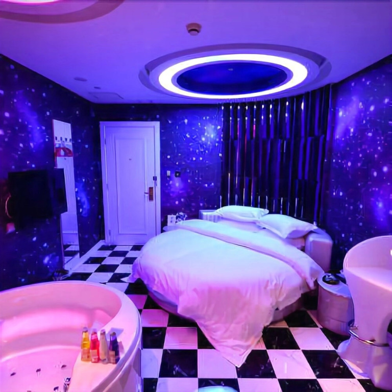 Love Couple Theme Hotel